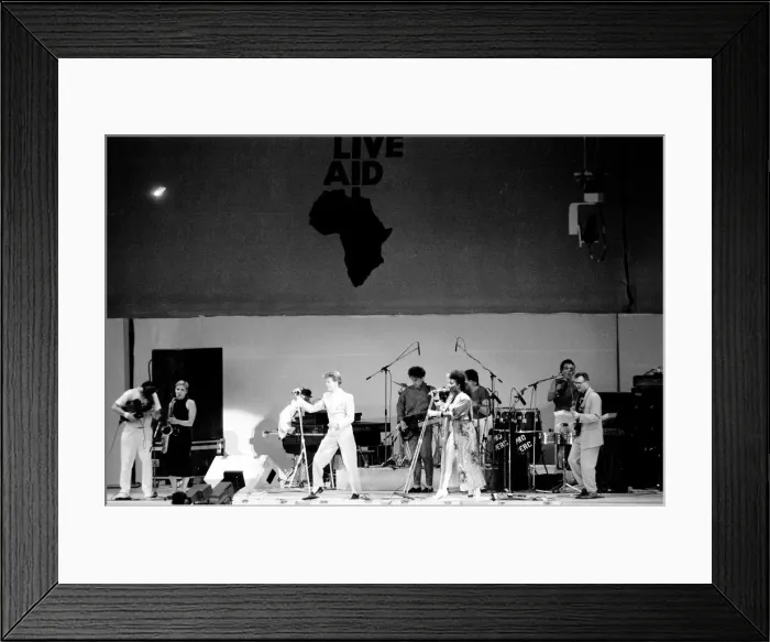 Framed Print : David Bowie on stage at Live Aid, Wembley Arena, London