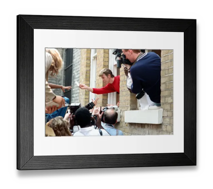 Framed Print : David Bowie launches The Brixton Community Centre, yards away from his own birthplace in