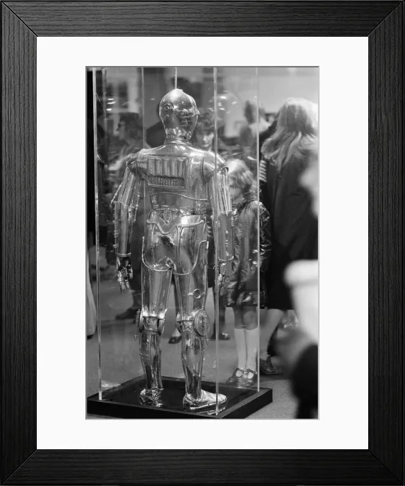 Framed Print : Star Wars Exhibition on display at the Science Museum, London, 30th December 1977 Framed Print : Star Wars Exhibition on display at the Science Museum, London, 30th December 1977