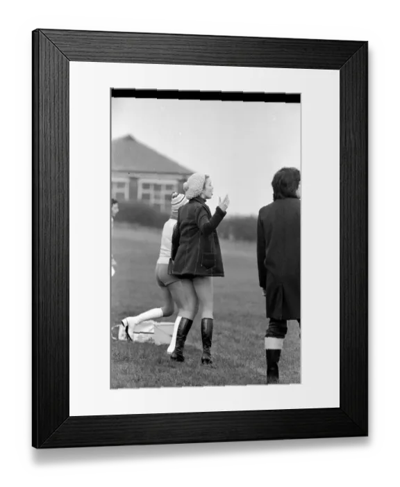 Framed Print : Anne Kirkbride (aged 17 - right) and Clare Sutcliffe (left - who played Denise Framed Print : Anne Kirkbride (aged 17 - right) and Clare Sutcliffe (left - who played Denise