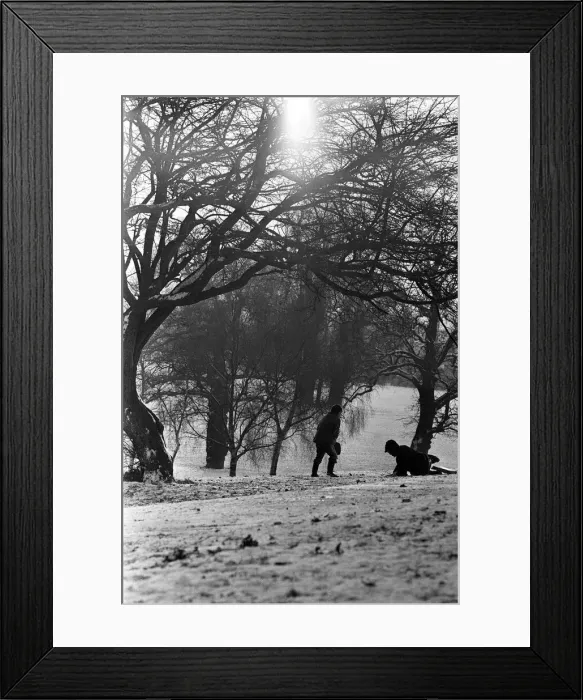 Framed Print : Snow in Prospect Park, Reading. 9th January 1971 Framed Print : Snow in Prospect Park, Reading. 9th January 1971
