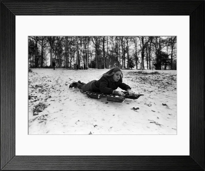 Framed Print : Snow in Prospect Park, Reading. 9th January 1971 Framed Print : Snow in Prospect Park, Reading. 9th January 1971