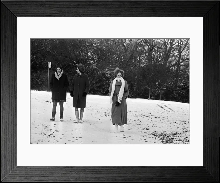 Framed Print : Snow in Prospect Park, Reading. 9th January 1971
