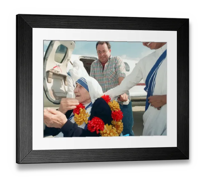 Framed Print : Mother Teresa at Speke Airport, Liverpool, Merseyside. 17th June 1996