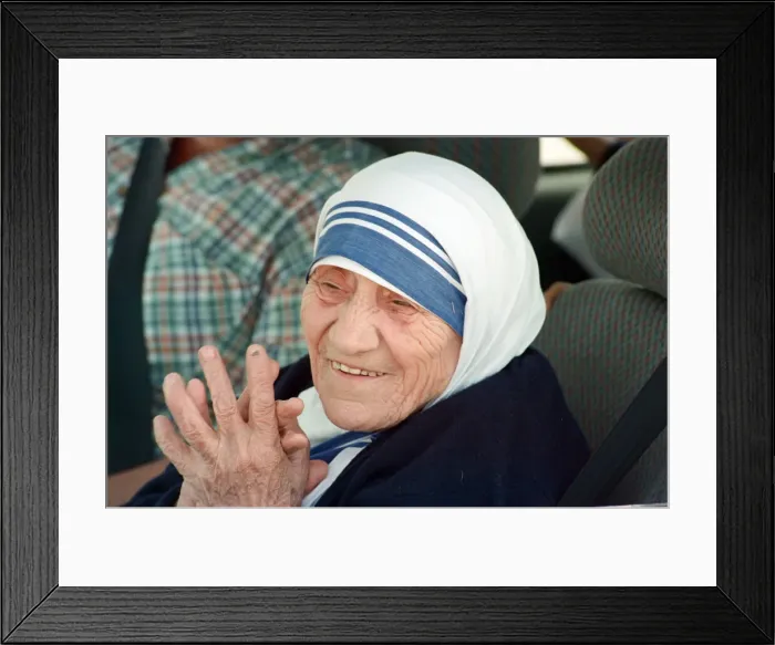 Framed Print : Mother Teresa at Speke Airport, Liverpool, Merseyside. 17th June 1996 Framed Print : Mother Teresa at Speke Airport, Liverpool, Merseyside. 17th June 1996