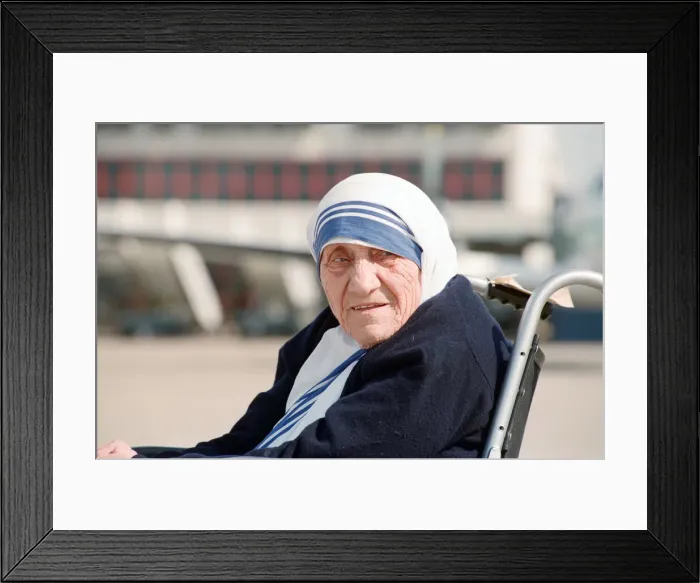 Framed Print : Mother Teresa at Speke Airport, Liverpool, Merseyside. 17th June 1996