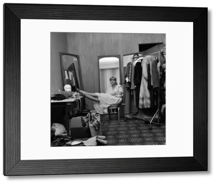 Framed Print : Model Sheelah Wilson retires from modelling after 17 years Framed Print : Model Sheelah Wilson retires from modelling after 17 years