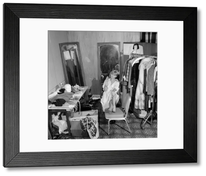 Framed Print : Model Sheelah Wilson retires from modelling after 17 years Framed Print : Model Sheelah Wilson retires from modelling after 17 years