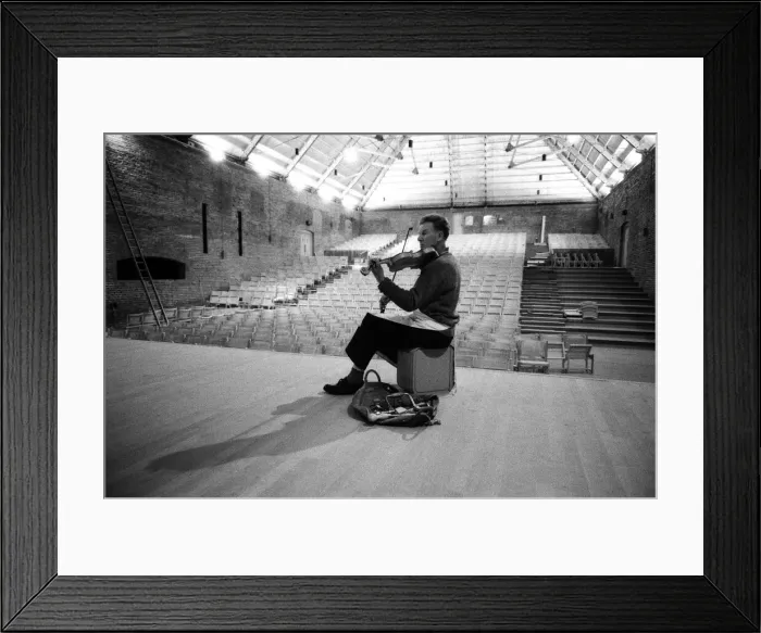 Framed Print : £13 a week carpenter Len Edmunds playing his homemade violin