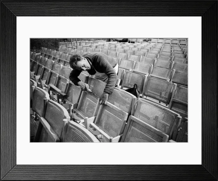 Framed Print : £13 a week carpenter Len Edmunds playing his homemade violin