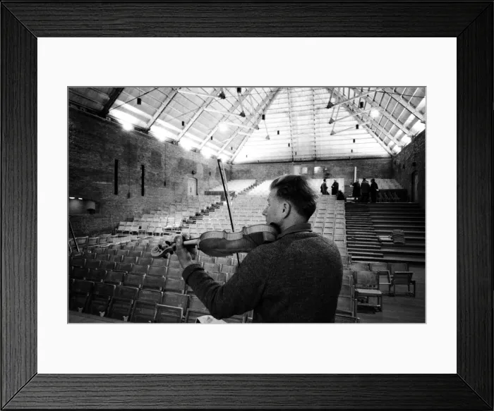 Framed Print : £13 a week carpenter Len Edmunds playing his homemade violin Framed Print : £13 a week carpenter Len Edmunds playing his homemade violin