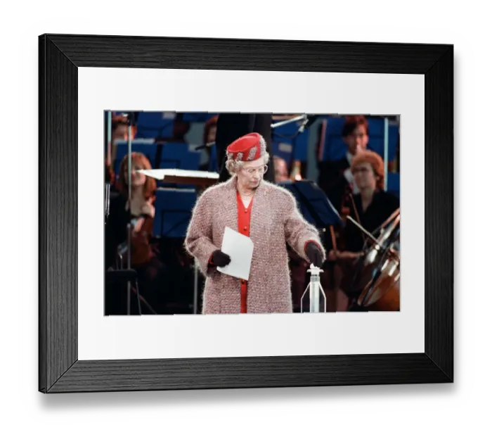 Framed Print : Queen Elizabeth II opening the new terminal at Stansted Airport. 15th March 1991