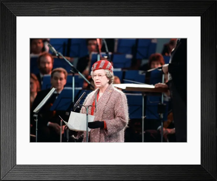 Framed Print : Queen Elizabeth II opening the new terminal at Stansted Airport. 15th March 1991