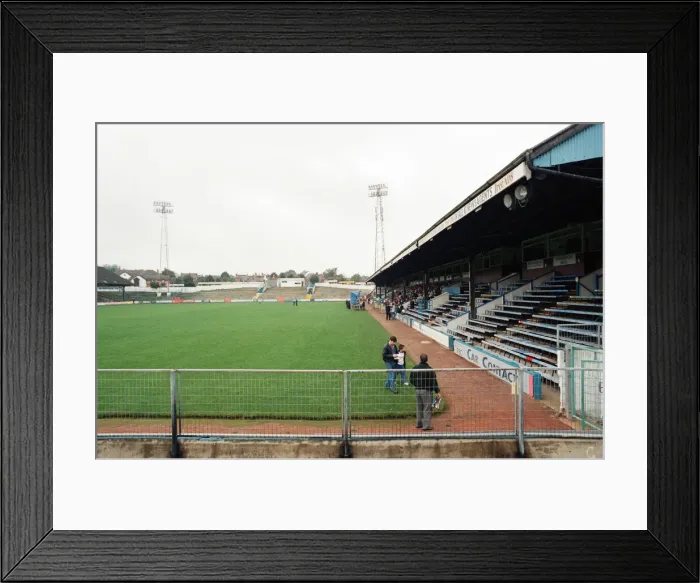 Framed Print : Auction at Elm Park. Reading, 27th September 1998