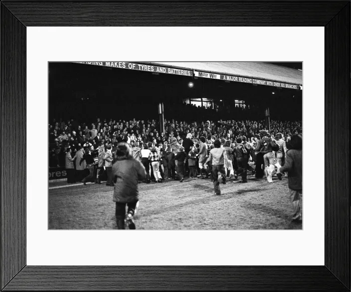 Framed Print : Reading 5-0 Tranmere Rovers, League Division Four match at Elm Park
