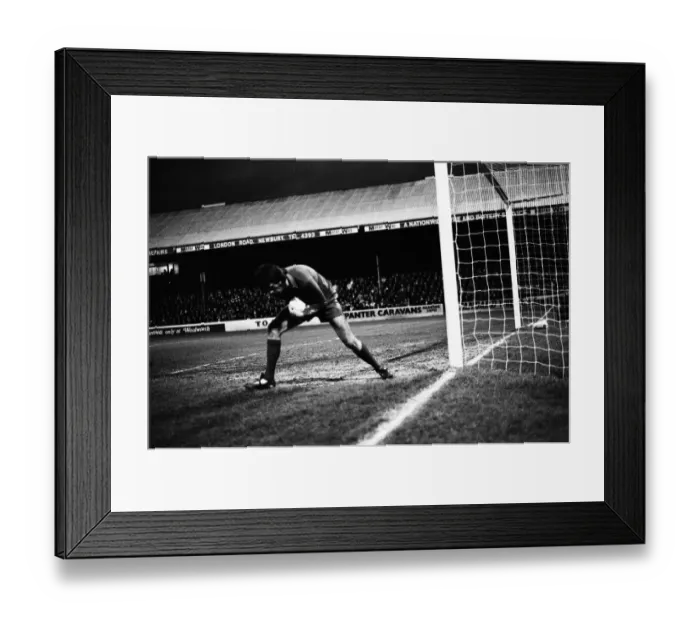 Framed Print : Reading 5-0 Tranmere Rovers, League Division Four match at Elm Park Framed Print : Reading 5-0 Tranmere Rovers, League Division Four match at Elm Park