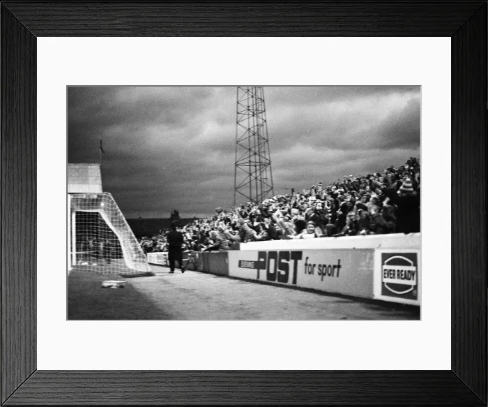 Framed Print : Reading 5-0 Tranmere Rovers, League Division Four match at Elm Park Framed Print : Reading 5-0 Tranmere Rovers, League Division Four match at Elm Park