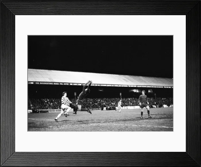 Framed Print : Reading 5-0 Tranmere Rovers, League Division Four match at Elm Park Framed Print : Reading 5-0 Tranmere Rovers, League Division Four match at Elm Park