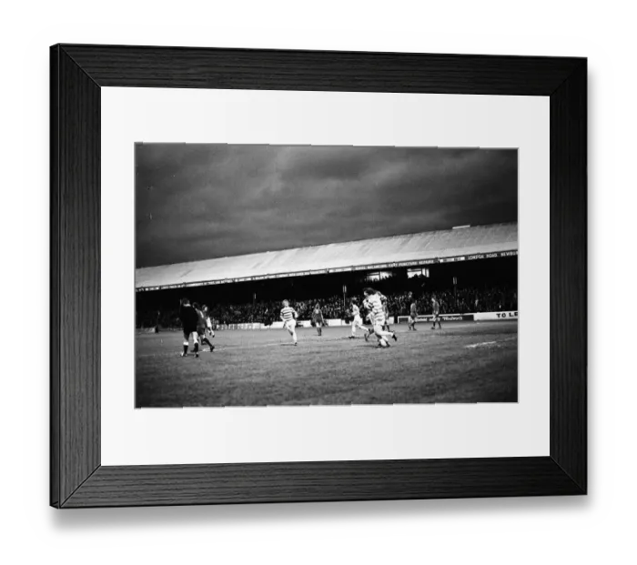 Framed Print : Reading 5-0 Tranmere Rovers, League Division Four match at Elm Park Framed Print : Reading 5-0 Tranmere Rovers, League Division Four match at Elm Park