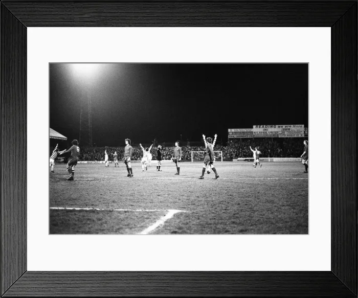 Framed Print : Reading 5-0 Tranmere Rovers, League Division Four match at Elm Park