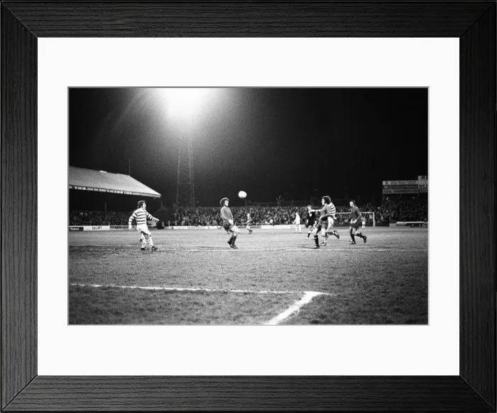 Framed Print : Reading 5-0 Tranmere Rovers, League Division Four match at Elm Park Framed Print : Reading 5-0 Tranmere Rovers, League Division Four match at Elm Park