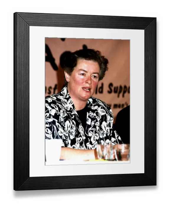 Framed Print : Sara Keays who is known for her relationship with MP Cecil Parkinson in support for Framed Print : Sara Keays who is known for her relationship with MP Cecil Parkinson in support for