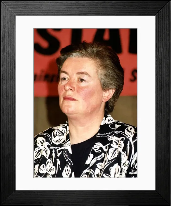 Framed Print : Sara Keays who is known for her relationship with MP Cecil Parkinson in support for Framed Print : Sara Keays who is known for her relationship with MP Cecil Parkinson in support for