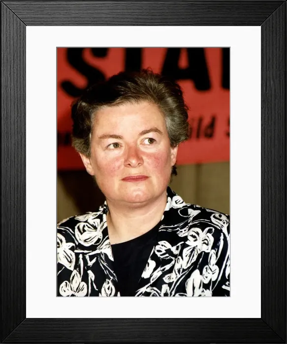 Framed Print : Sara Keays who is known for her relationship with MP Cecil Parkinson in support for Framed Print : Sara Keays who is known for her relationship with MP Cecil Parkinson in support for