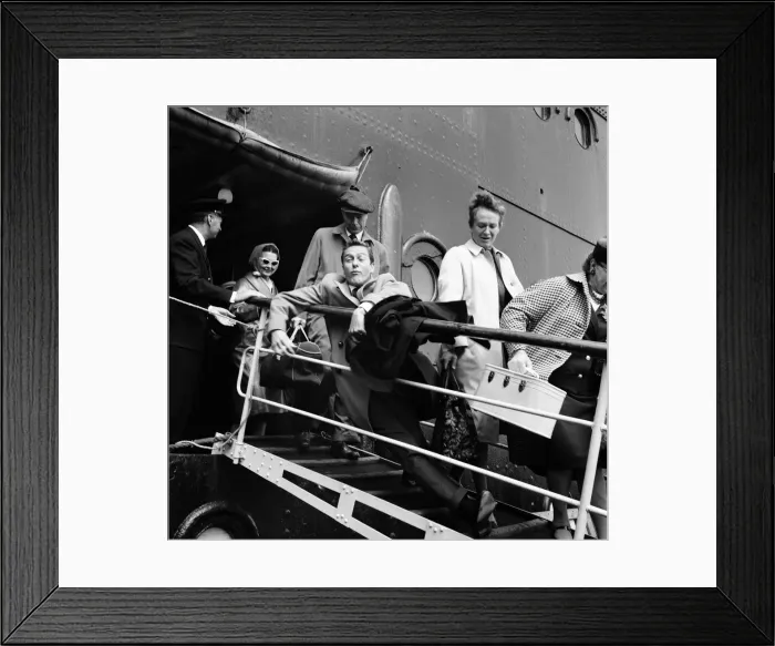 Framed Print : Dick Van Dyke, American actor / comedian arrived on the liner Bremen Framed Print : Dick Van Dyke, American actor / comedian arrived on the liner Bremen
