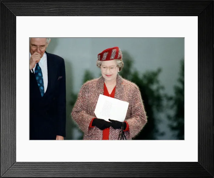 Framed Print : Queen Elizabeth II opening the new terminal at Stansted Airport. 15th March 1991 Framed Print : Queen Elizabeth II opening the new terminal at Stansted Airport. 15th March 1991