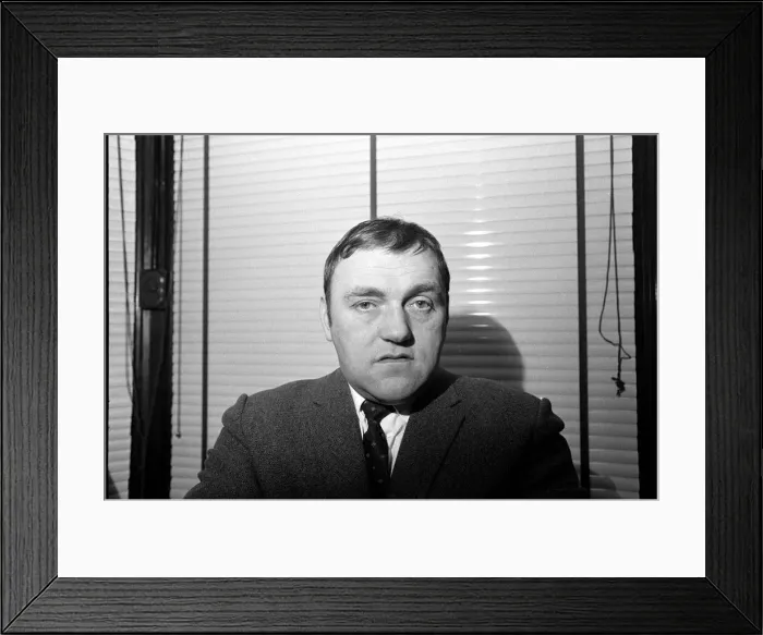 Framed Print : Comedian Les Dawson, pictured ahead of his spot on tomorrow nights Framed Print : Comedian Les Dawson, pictured ahead of his spot on tomorrow nights