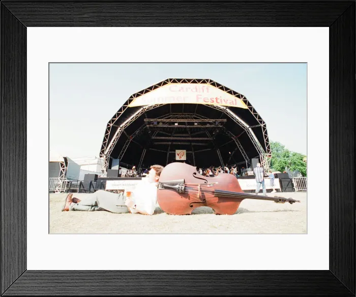Framed Print : Cardiffs Big Weekend Summer Festival, Cardiff, Wales, 11th August 1995 Framed Print : Cardiffs Big Weekend Summer Festival, Cardiff, Wales, 11th August 1995