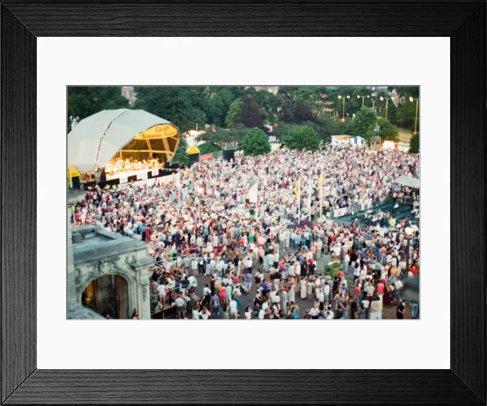 Framed Print : Cardiffs Big Weekend Summer Festival, Cardiff, Wales, 11th August 1995 Framed Print : Cardiffs Big Weekend Summer Festival, Cardiff, Wales, 11th August 1995