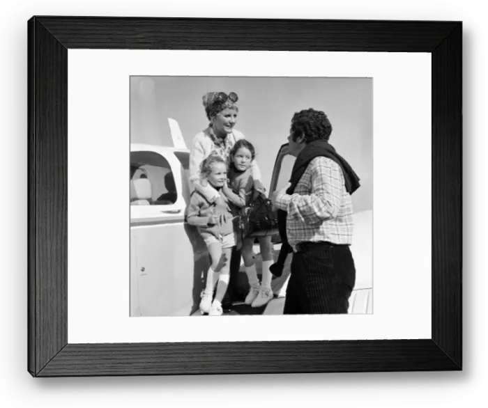 Framed Print : Petula Clark commutes for the weekend from the film set in Sherborne Framed Print : Petula Clark commutes for the weekend from the film set in Sherborne