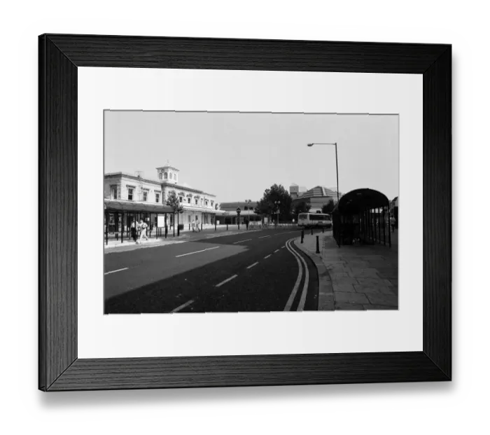 Framed Print : Reading Railway Station, Berkshire. 5th September 1991 Framed Print : Reading Railway Station, Berkshire. 5th September 1991