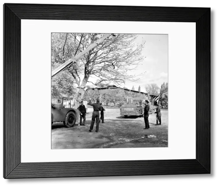 Framed Print : The wings being attached to a Folland Gnat of the Red Arrows in preparation for a Royal