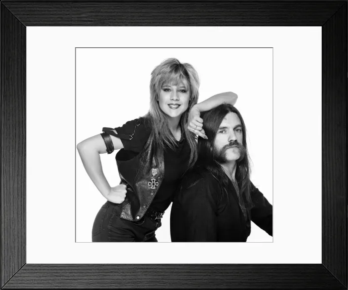 Framed Print : Samantha Fox, Glamour model, and Lemmy, musician, singer and songwriter who founded