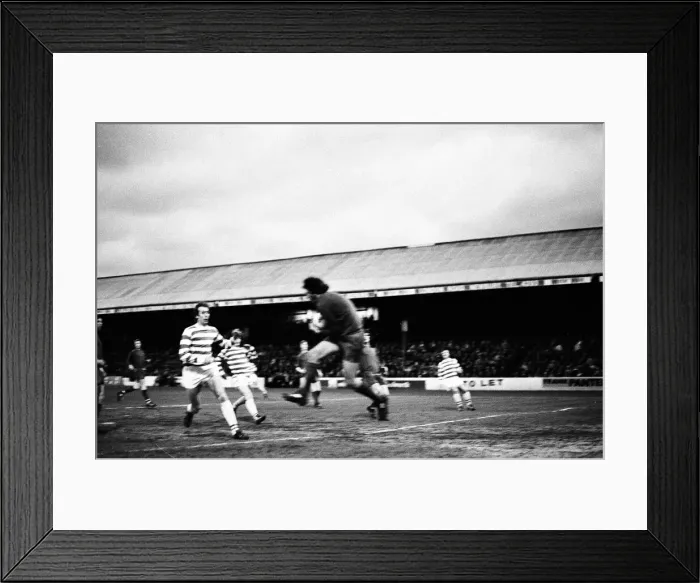 Framed Print : Reading 5-0 Tranmere Rovers, League Division Four match at Elm Park Framed Print : Reading 5-0 Tranmere Rovers, League Division Four match at Elm Park