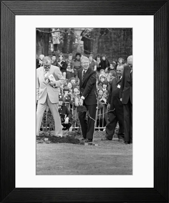 Framed Print : President Jimmy Carter on his walkabout in Newcastle and Washington, Tyne and Wear