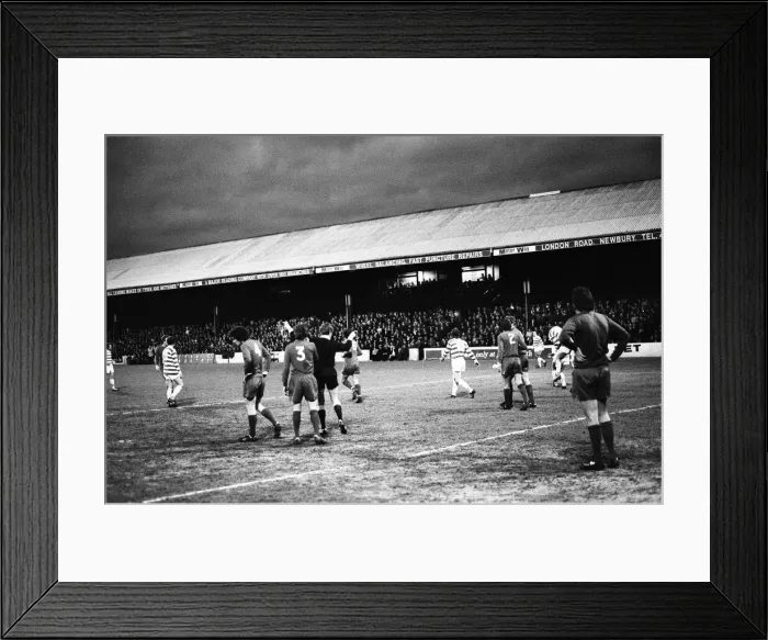 Framed Print : Reading 5-0 Tranmere Rovers, League Division Four match at Elm Park Framed Print : Reading 5-0 Tranmere Rovers, League Division Four match at Elm Park