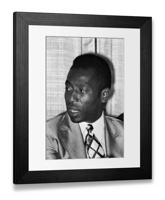 Framed Print : Brazilian footballer Edson Arantes do Nascimento, more famously knows as Pele Framed Print : Brazilian footballer Edson Arantes do Nascimento, more famously knows as Pele