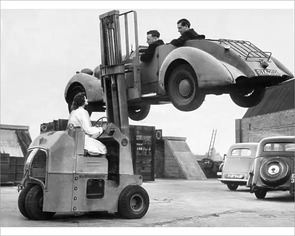 The Coventry Climax Engines ET199 the first British-produced forklift truck