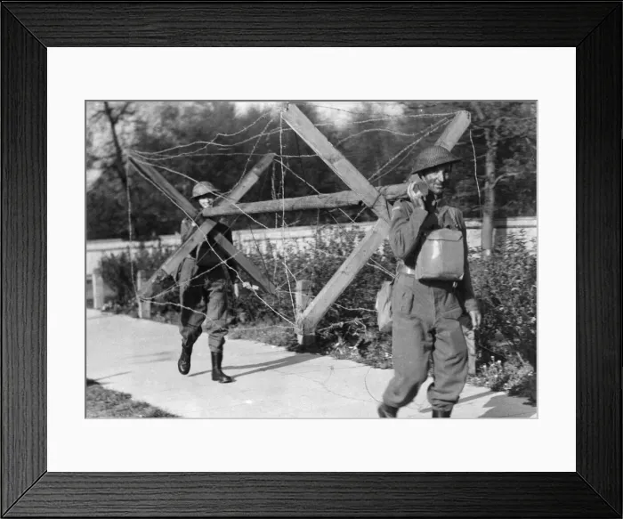 Framed Print : Members of the Reading Home Guard preparing to take part in a anti invasion exercise in Framed Print : Members of the Reading Home Guard preparing to take part in a anti invasion exercise in