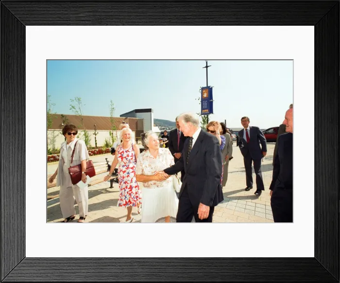 Framed Print : Former US President Jimmy Carter in Swansea. 11th August 1995 Framed Print : Former US President Jimmy Carter in Swansea. 11th August 1995