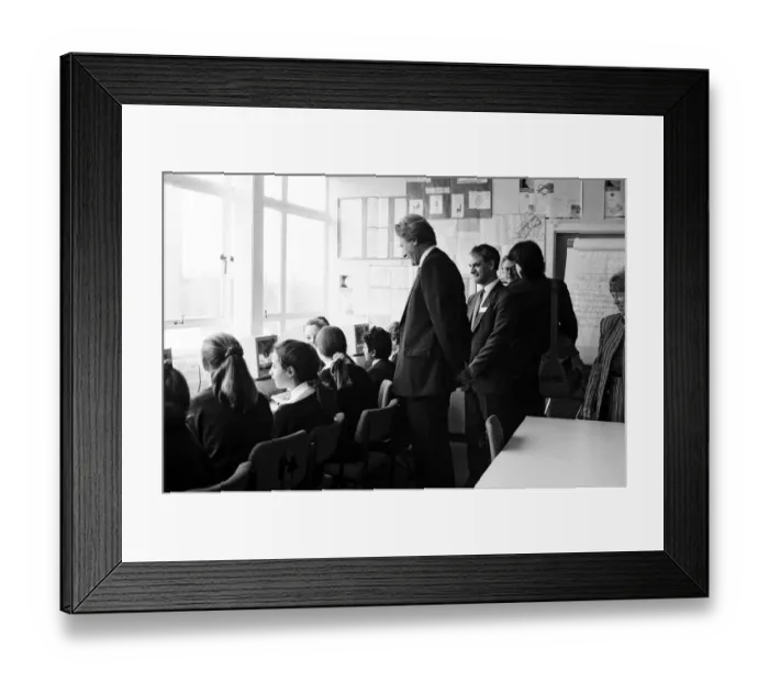 Framed Print : Michael Heseltine visits Chiltern Edge School, Sonning Common. 15th February 1991 Framed Print : Michael Heseltine visits Chiltern Edge School, Sonning Common. 15th February 1991