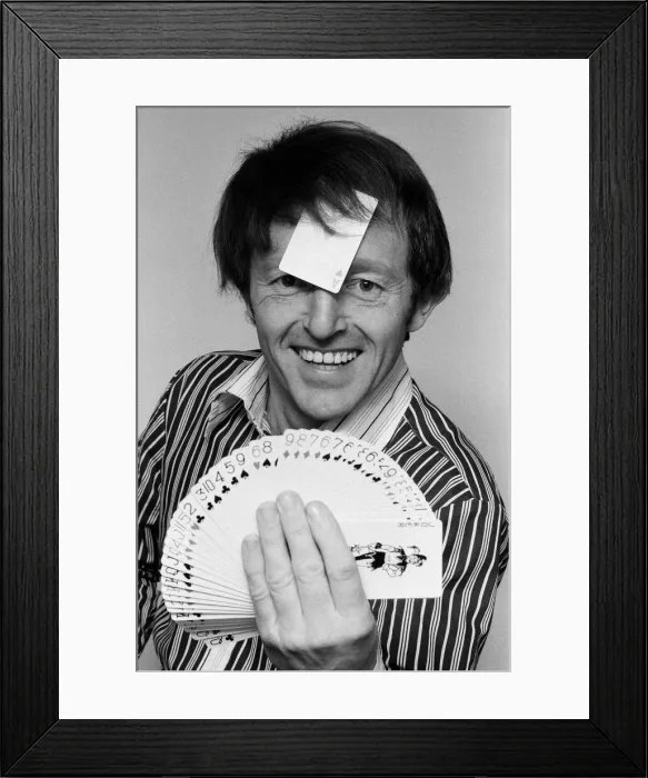 Framed Print : Magician Paul Daniels demonstrates a card trick. 1st February 1978 Framed Print : Magician Paul Daniels demonstrates a card trick. 1st February 1978