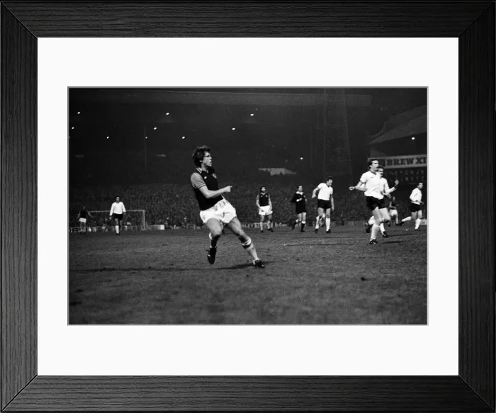 Framed Print : Aston Villa 5 - 1 Liverpool, League Division One match held at Villa Park Framed Print : Aston Villa 5 - 1 Liverpool, League Division One match held at Villa Park