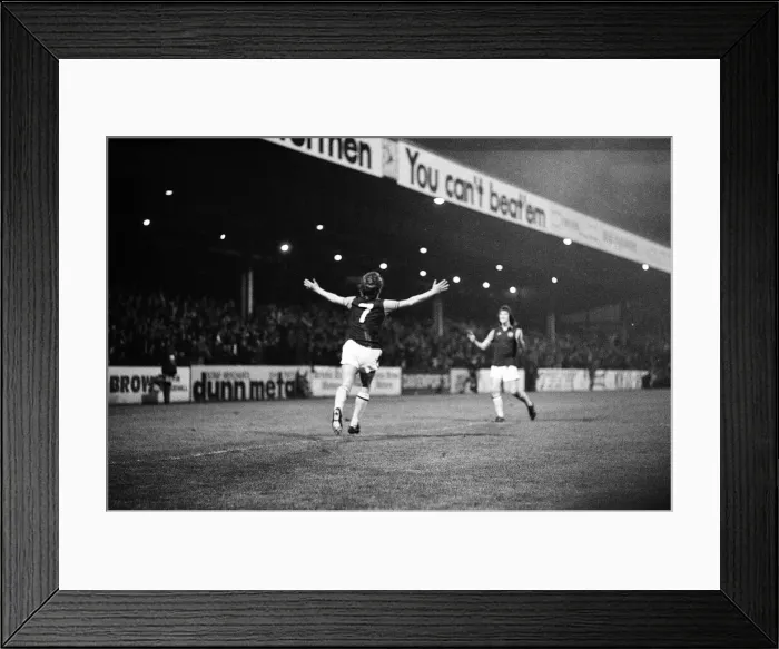 Framed Print : Aston Villa 5 - 1 Liverpool, League Division One match held at Villa Park Framed Print : Aston Villa 5 - 1 Liverpool, League Division One match held at Villa Park
