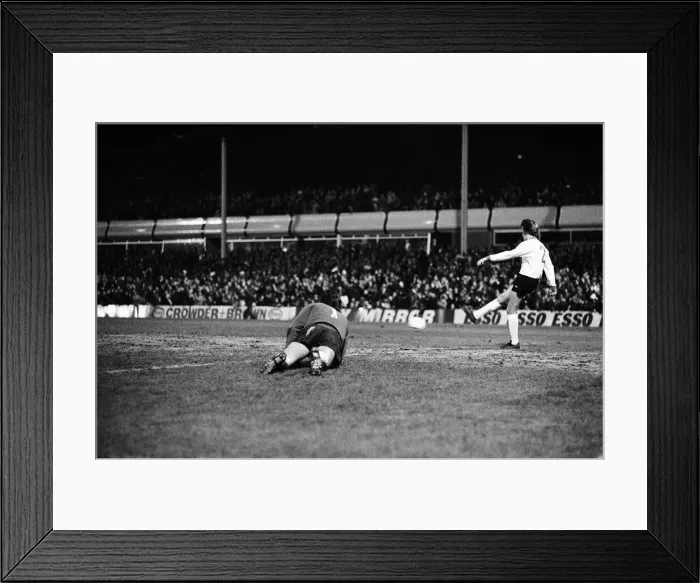 Framed Print : Aston Villa 5 - 1 Liverpool, League Division One match held at Villa Park Framed Print : Aston Villa 5 - 1 Liverpool, League Division One match held at Villa Park