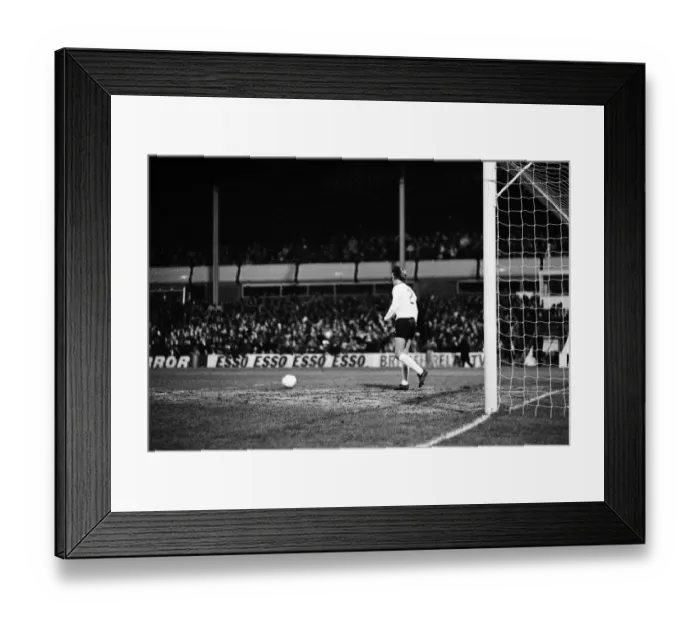 Framed Print : Aston Villa 5 - 1 Liverpool, League Division One match held at Villa Park Framed Print : Aston Villa 5 - 1 Liverpool, League Division One match held at Villa Park